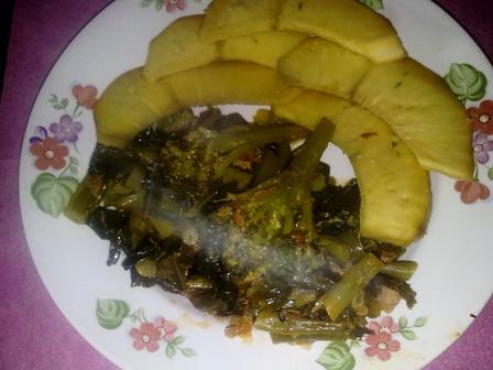 Fried Breadfruit served with steamed mixed vegetables Fried Breadfruit served with steamed mixed vegetables
